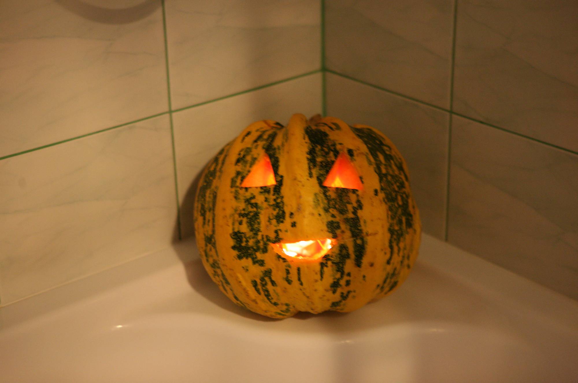 Halloween Pumpkin Carve - 2