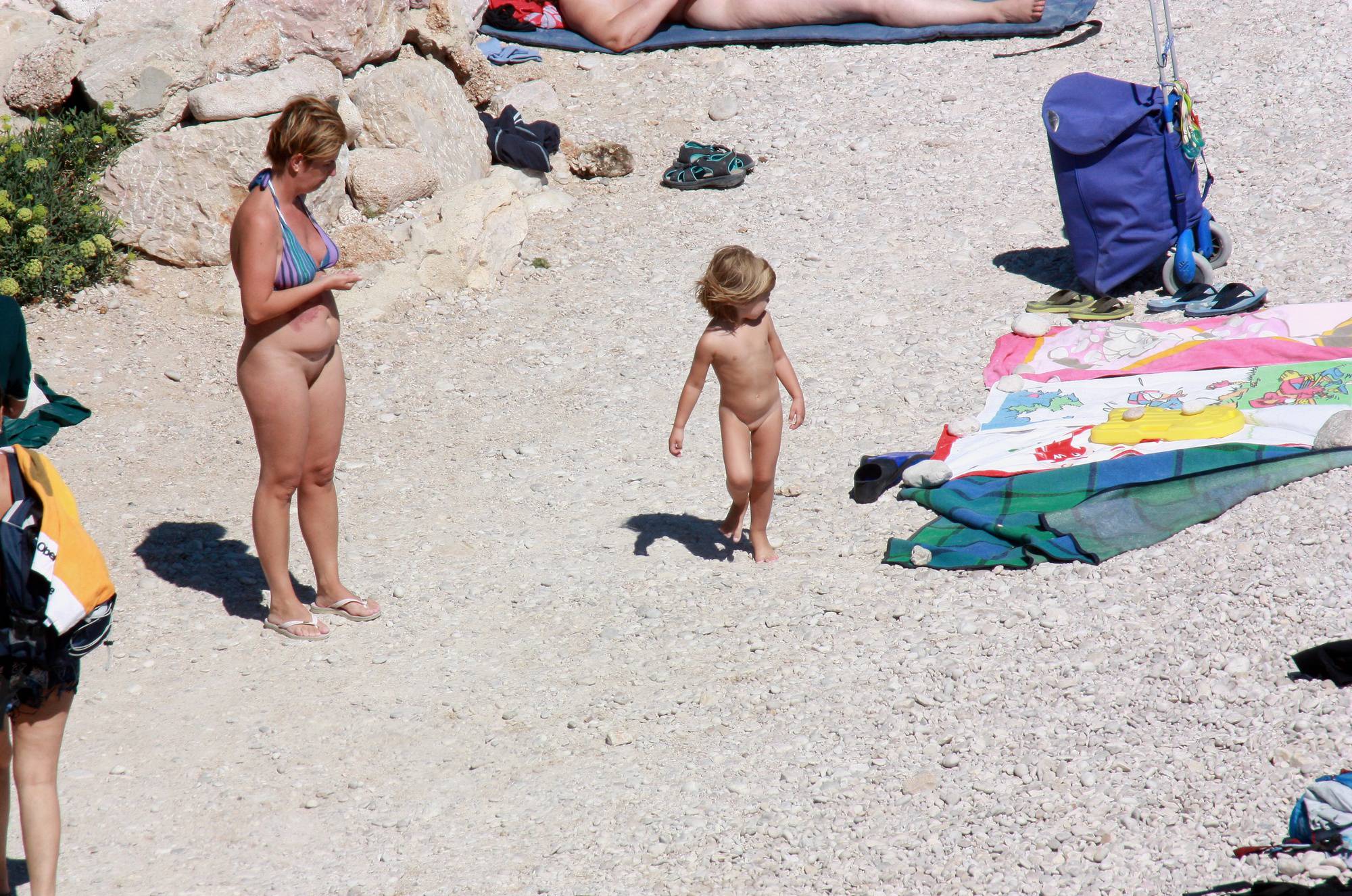Purenudism Pics Nudist Child Walk-Around - 2