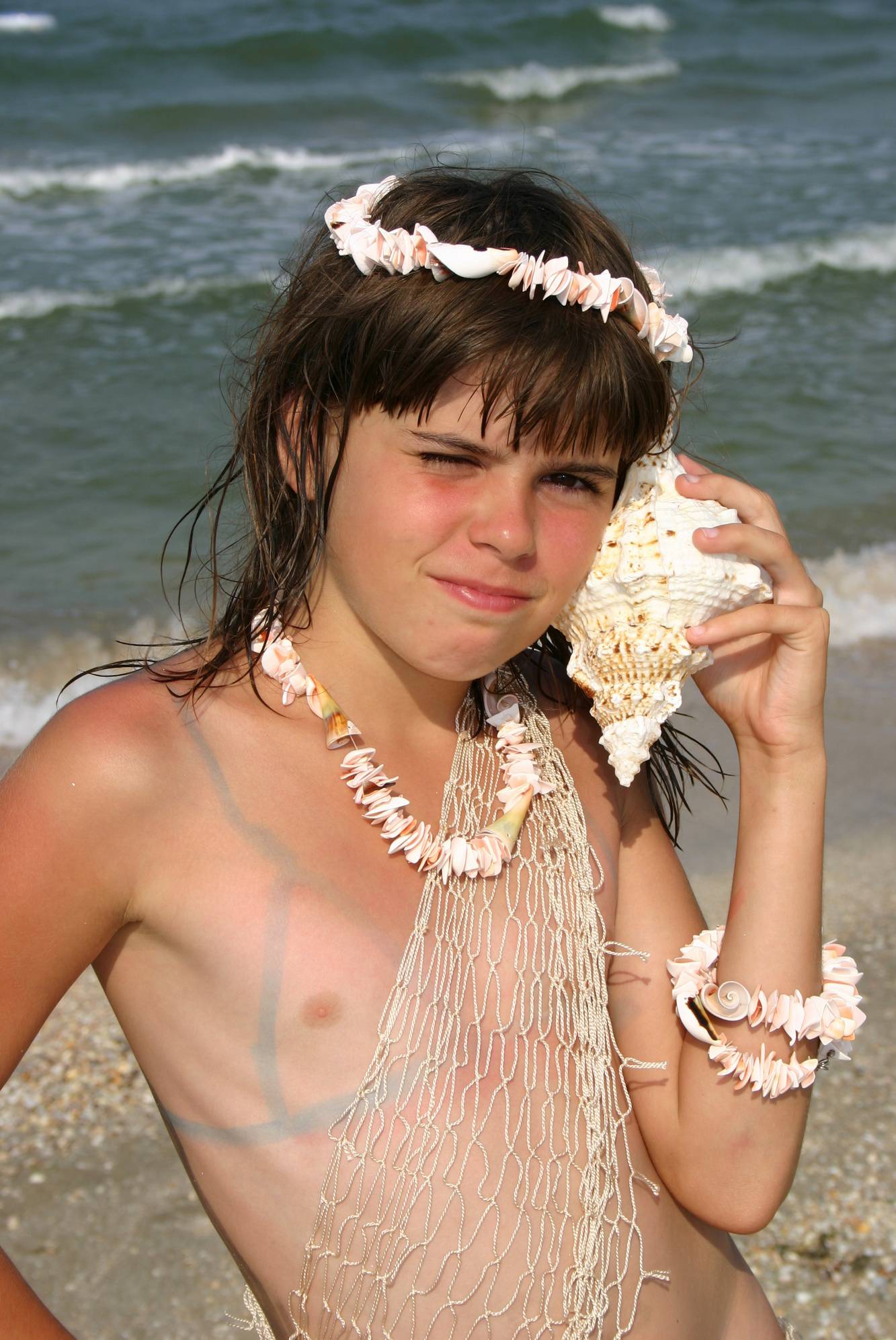 Purenudism Pics Nudist Girl Shell Wonder - 1